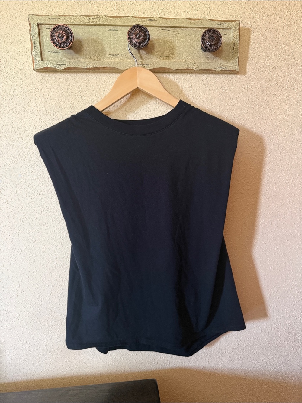 Babaton Black Muscle Tee with Elevated Shoulders